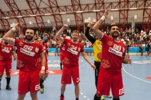 Διά χειρός Εστεκι η Ντιναμό