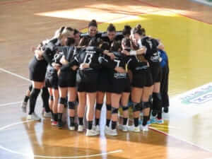 Με φόρα στο ντέρμπι