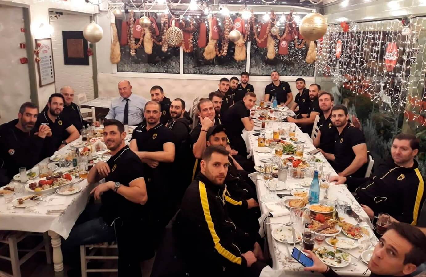 Το τραπέζι της νίκης!