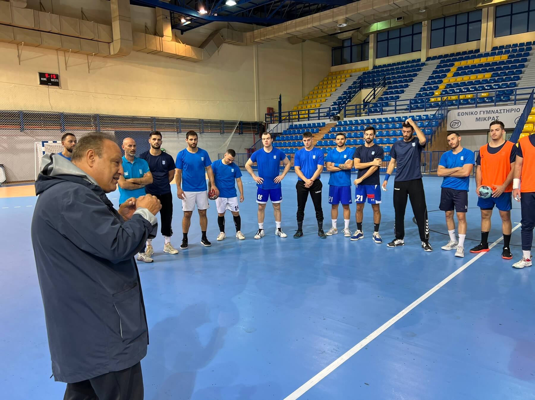 Επίσκεψη Αγγελούδη στην προπόνηση της Εθνικής Ανδρών