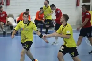 Αήττητη και στη Νάουσα η ΑΕΚ