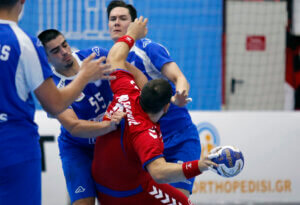 Για τις θέσεις 9-16 θα παίξει η Ελλάδα μετά την ήττα από τη Σερβία με 34-23