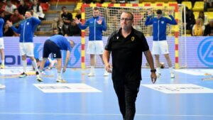 Η ΑΕΚ δεν κατεβαίνει στον τελικό του European Cup αν δεν περάσουν όλοι οι φίλαθλοί της τα σύνορα