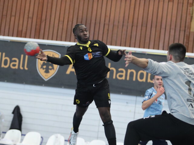 Άνετα το «6 στα 6» η ΑΕΚ