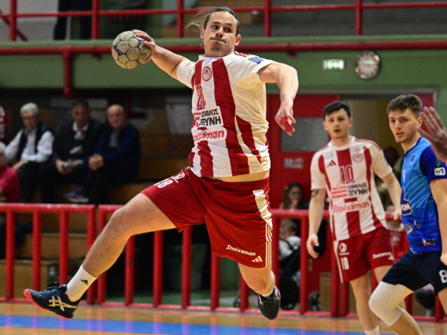 Ο Ολυμπιακός έκανε το 1-0 στη σειρά των ημιτελικών με τον Ιωνικό