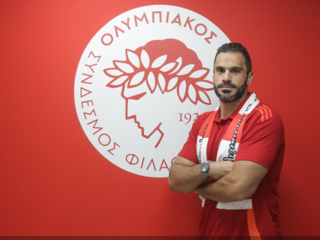 Στα «ερυθρόλευκα» ο Εντάουι